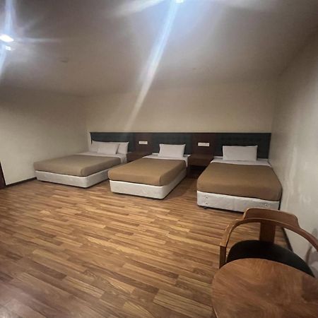 Iris House Hotel Бринчанг Екстер'єр фото