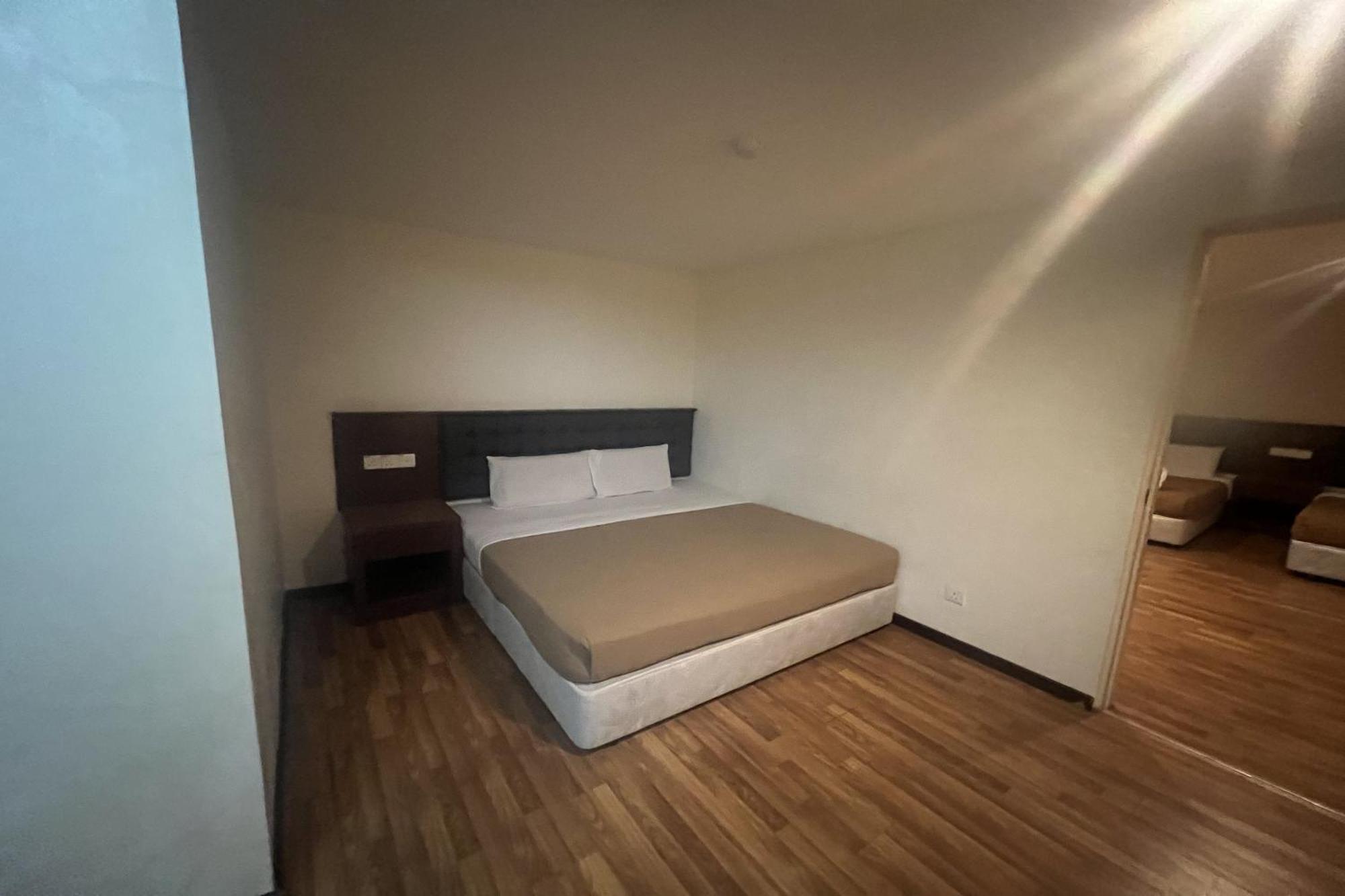 Iris House Hotel Бринчанг Екстер'єр фото
